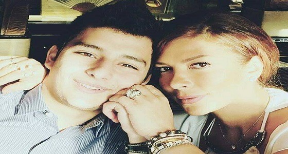 بالفيديو.. ابن أصالة يغني ووالدته تغازله