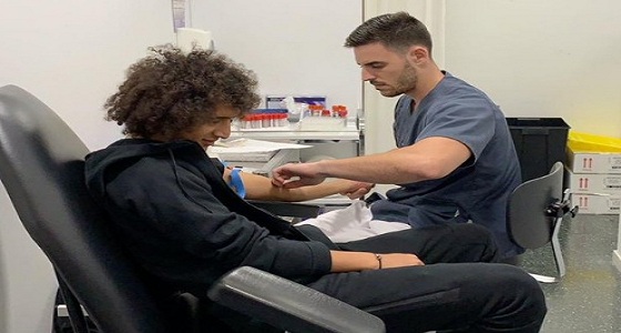 برشلونة تستقبل ” عموري ” لعرض إصابته