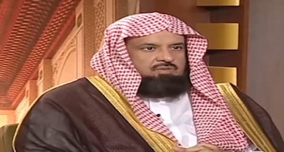 بالفيديو.. ” السند ” يوضح حكم سفر المرأة ووالدتها للعمرة مع زوج أختها