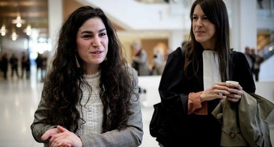 بالفيديو: رجل يصفع فتاة بعدما ردت على كلامه البذيء.. وهذا مصيره