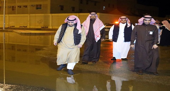 بالصور.. نائب أمير الجوف يتفقد أحياء سكاكا ويتابع الحالة المطرية بمحافظات المنطقة