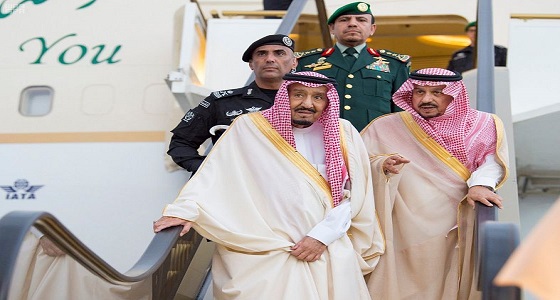 بالصور.. خادم الحرمين الشريفين يصل إلى الرياض قادماً من حائل