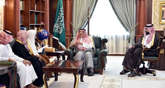 بالصور.. مواطنون يتنازلون عن دم ابنهم لوجه الله بعد شفاعة أمير جازان ونائبه