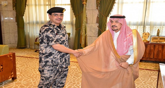 أمير الرياض يقلد قائد قوة أمن المنشآت بالمنطقة رتبته الجديدة