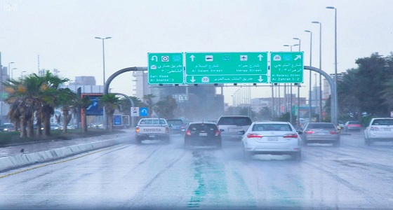 بالصور.. هطول أمطار على جدة والمراكز التابعة لها