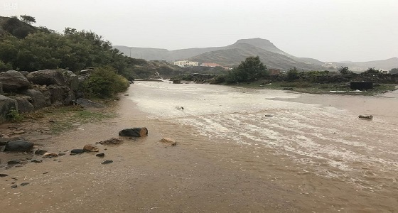 أمطار غزيرة على محافظة ظهران الجنوب