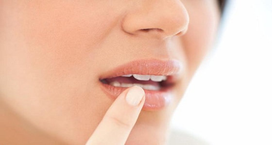 وصفات طبيعية تساعد على التخلص من جفاف الشفاه
