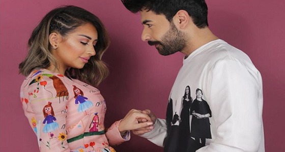 بالفيديو.. ” سيارة فارهة ” هدية فرح الهادي في عيد زواجها الأول