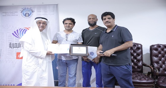 رشة للفنون التشكيلية بالنادي الأدبي الثقافي بجدة