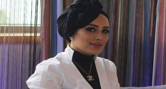 بالفيديو.. نجمة خليجية تستعرض أموالها.. ومتابعيها: ” حديثة نعمة ” و ” يا ويلها “