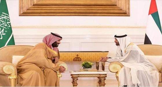 محمد بن راشد يلقي قصيدة ترحيباً بزيارة ولي العهد للإمارات