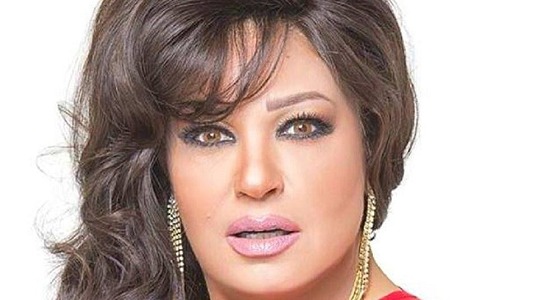 هجوم على فيفي عبده بعد فيديو الملابس الكاشفة: ” اختشي على شيبتك “