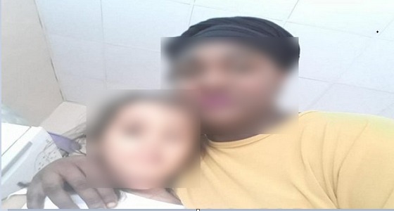 أسرة تتفاجأ بصورة لابنتهم بمواقع التواصل مع خادمة تهددها بالذبح