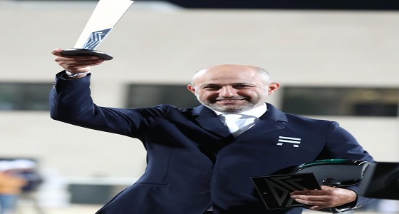 بالصور.. الفارس رمزي الدهامي يفوز بجائزة الشوط الثالث من بطولة الدرعية لقفز الحواجز