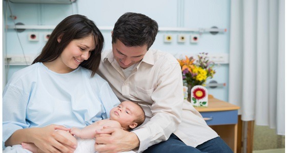 نصائح هامة لتعزيز الحب بين الزوجين بعد ولادة الطفل الأول