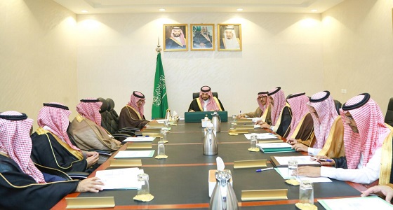أمير الشمالية يناقش نسبة إنجاز المشروعات مع عدد من القطاعات الحكومية بالمنطقة