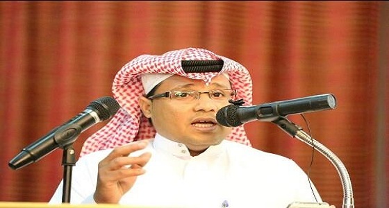 بعد فقدانه بصره.. وزير الثقافة يتكفل بعلاج الشاعر إبراهيم حلوش