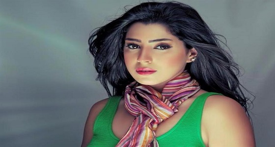 ” متابع ” يعبر عن حبه لآيتن عامر.. وهذا كان ردها