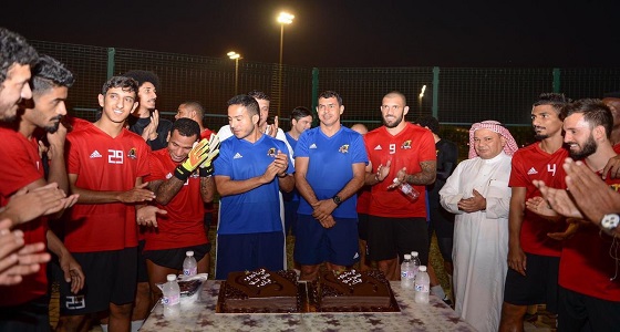 بالصور.. الوحدة ينظم إحتفالًا لمحترفه البرازيلي ” فرنانداو “