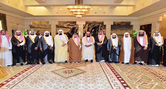 بالصور.. أمير الرياض يستقبل الرئيس العام لهيئة الأمر بالمعروف ورؤساء اللجان العلمية