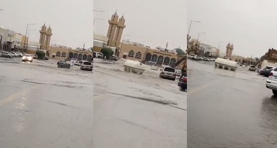 بالفيديو.. سيول الرياض تجرف خزانات المياه وسط دهشة المواطنين