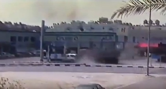” فيديو ” يوثق حادث تصادم عنيف بين شاحنة وسيارة دفع رباعي بالدمام