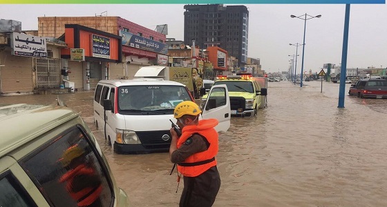 بالصور.. 9 احتجازات بالمركبات و4 حالات تسريب مياه بسبب الأمطار بالشرقية