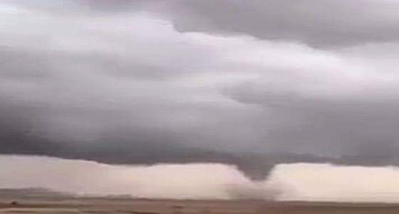 بالفيديو.. لحظة فوران شاهقة مائية عملاقة جنوب غرب القصيم