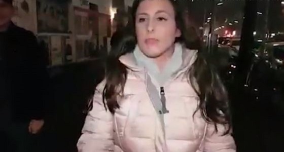 بالفيديو.. مراسلة تتعرض للهجوم على الهواء