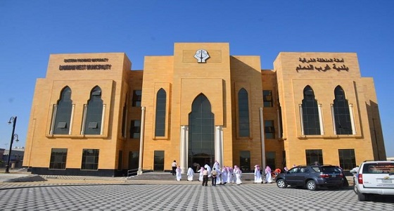 إلزام المباني التجارية بالدمام بتوفير مواقف لأصحاب الهمم