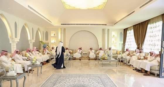 بالصور.. فهد الراشد يقيم مأدبة غداء لرئيس &#8221; الاتفاق &#8220;