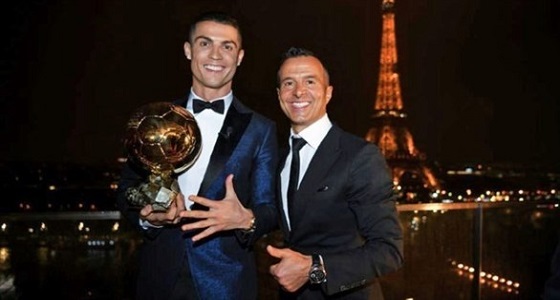 وكيل أعمال رونالدو: الكرة الذهبية ستختاره بلا منازع