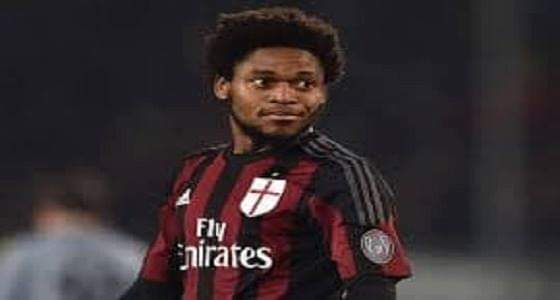 النصر يقترب من ضم المهاجم أدريانو