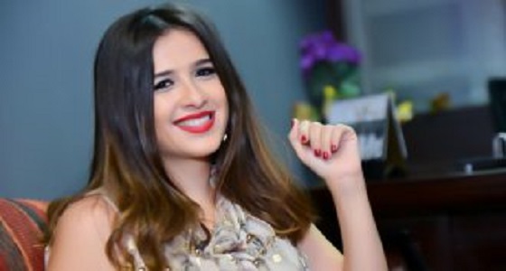 ياسمين عبدالعزيز تكشف سر طلاقها.. وهكذا علقت!