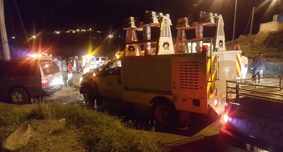 بالصور.. مصرع شاب ونجاة والده نتيجة السيول بوادي عبس