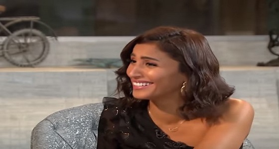 بالفيديو .. ” دينا الشربيني ” تحبط  الساخرين من ارتباطها بعمرو دياب