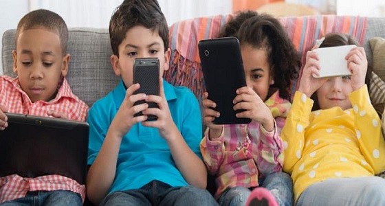 احذر.. الهواتف الذكية خطر على صحة الأطفال النفسية