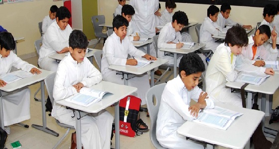 الحزن يخيم على طلاب مدرسة بصامطة بعد وفاة معلمهم قبل الدوام الرسمي بلحظات