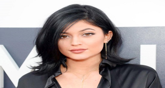 شقيقة ” كارديشيان ” تتقدم عليها في موضة 2018