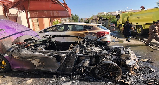 بالفيديو والصور.. رجل يحرق سيارة فارهة بجدة متنكرا في زي نسائي