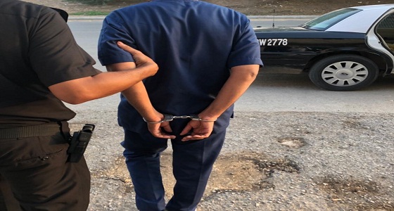 ضبط شخص يدّعي العلاج بالطب البديل بدون ترخيص في الرياض