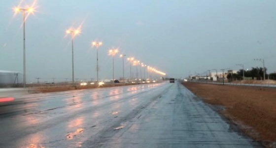 سيول منقولة وأمطار غزيرة.. تحذير لمرتادي 6 طرق بالجوف