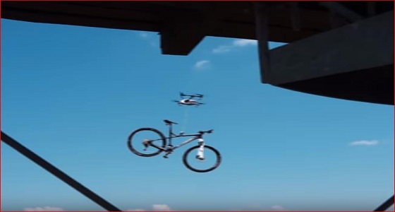 بالفيديو.. سرقة دراجة باستخدام طائرة آلية بدون طيار