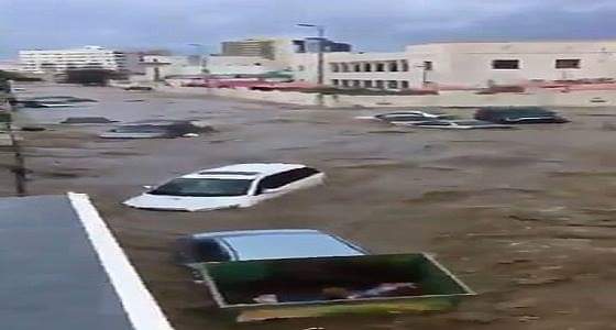 بالفيديو.. أمطار مكة المكرمة تغرق الشوارع وتحتجز المركبات