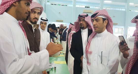 بالصور.. العايد يدشن معرض ” الكيمياء في حياتنا ” في ثانوية الأمير ناصر بن عبدالعزيز