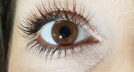 5 طرق طبيعية لجعل الرموش طويلة