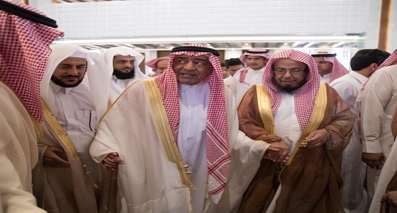 بالصور.. افتتاح الأمير مقرن بن عبد العزيز لجامع والدته بالرياض