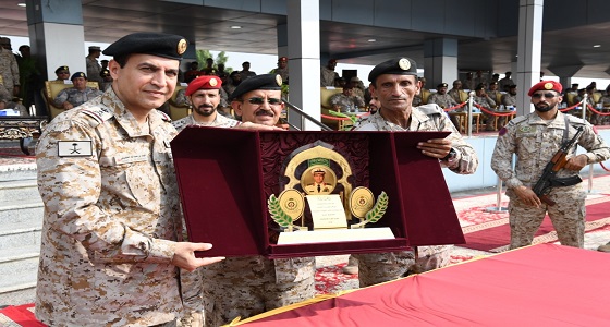 ” الغفيلي ” يرعى حفل تخريج الدفعة 212 من طلبة مركز التدريب البحري بجدة