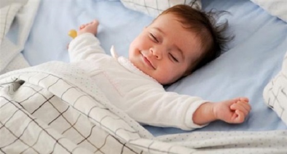 3 أسباب وراء التعرق الزائد لطفلك الرضيع