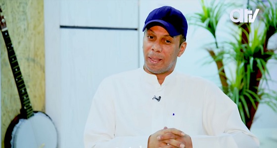 بالفيديو.. ظلوا 4 ساعات يبحثون عن ساقه.. فنان كويتي يوضح كيف فقد إحدى ساقيه